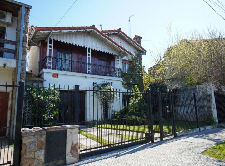 Casa · 92m² · 4 Ambientes · 2 Cocheras