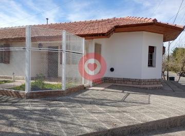 Casa · 353m² · 7 Ambientes · 2 Cocheras · Casa 4 Dorm. Barrio Alta Barda