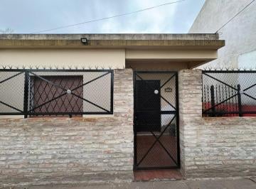 Casa · 2 Ambientes · 1 Cochera · Casa Dos Ambientes en Venta en Ituzaingo