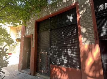 Local comercial · 68m² · 4 Ambientes · Excelente Local Independiente Mas PH de 3 Amb. - Excelente Zona