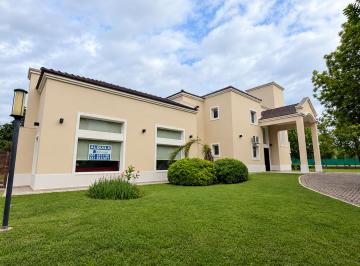 Casa de 6 ambientes, Villa Allende · Alquiler Casa en Barrio San Isidro