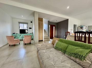 PH · 124m² · 4 Ambientes · 2 Cocheras · Casa en PH en Venta Gorina 3 Dorm. Parque