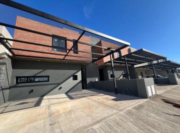 PH · 110m² · 4 Ambientes · 2 Cocheras · Duplex de Tres Dorm. en Solares de Manantiales