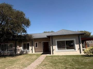 Casa de 6 ambientes,  · Exclusiva Casa de Categoría en Causana, Malagueño