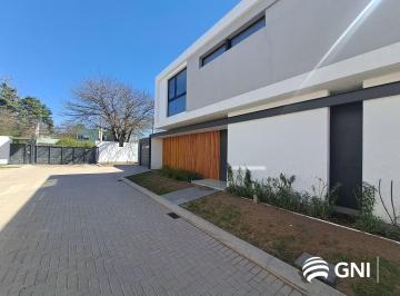 Casa de 5 ambientes, Córdoba · Maremma Housing | 3 Dorm + 3baños + Pileta + Coch. Doble Categoria | Impecable