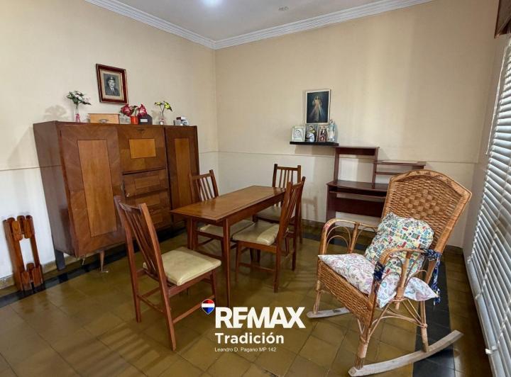 Casa · 81m² · 6 Ambientes · 1 Cochera
