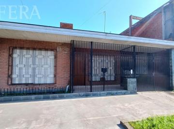 PH · 110m² · 3 Ambientes · Alquiler de PH de 4 Ambientes con Jardin, Patio y Terraza
