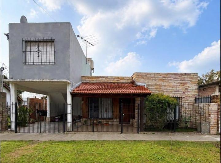 Casa · 200m² · 5 Ambientes