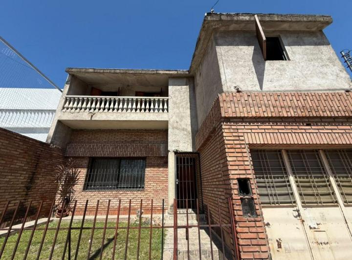 Casa · 350m² · 5 Ambientes · 1 Cochera