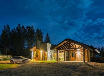 Casa · 170m² · 5 Ambientes · 2 Cocheras · Alquiler –casa de Diseño en Dos Valles - Bariloche