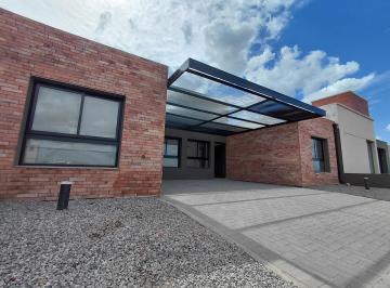 PH · 70m² · 3 Ambientes · 1 Cochera · Dúplex en Venta. Planta Baja. 2 Dorm.. Manantiales.