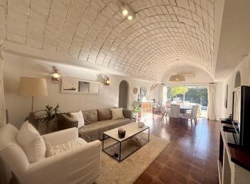 Casa · 180m² · 4 Ambientes · 3 Cocheras · Alquiler Anual - Casa Miraflores Country Club - 1 Lote