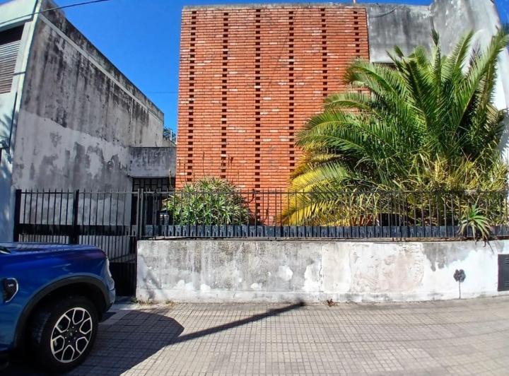 Casa · 220m² · 4 Ambientes · 1 Cochera