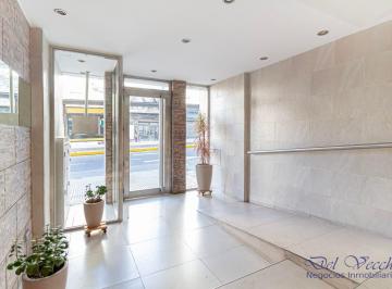 Departamento de 2 ambientes, Parque Chacabuco · 2 Ambientes en 7° Piso – Luminoso y Funcional – Av La Plata 1400