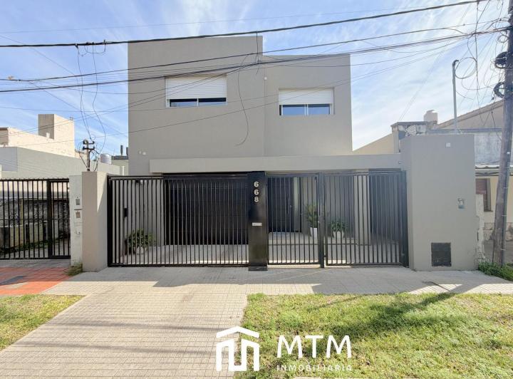 Casa · 136m² · 2 Dormitorios · 1 Cochera