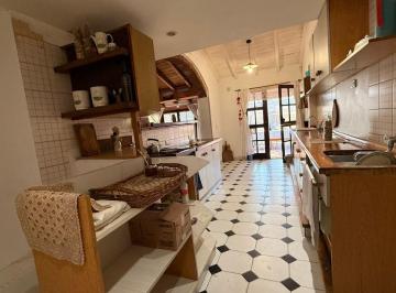 Casa · 270m² · 5 Ambientes · Casa en Constitución