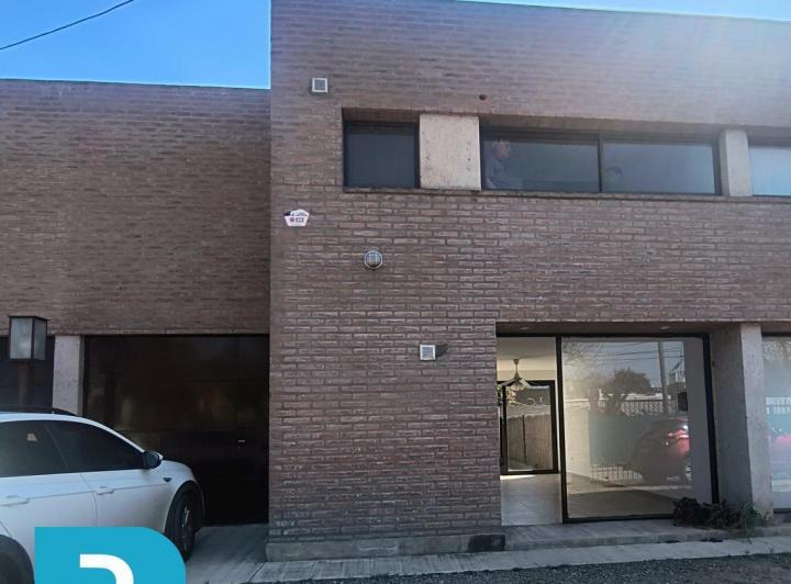 Casa · 160m² · 5 Ambientes · 2 Cocheras