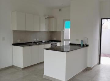 Departamento · 40m² · 2 Ambientes · 1 Cochera · Casa en Barrio Sarmiento