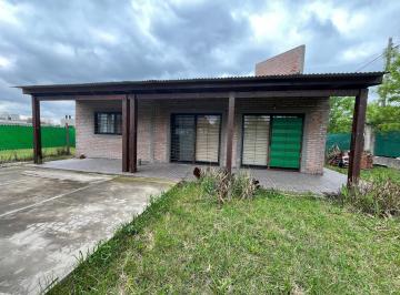 Casa · 40m² · 2 Ambientes · Propiedad en Venta - Esteban de Luca Esq. Estrada, Funes City, Funes - 1 Dormitorio.