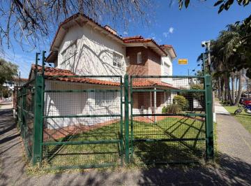 Casa de 5 ambientes, Morón · Alquiler Casa 5 Ambientes con Pileta en Castelar