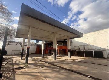 Local comercial · 100m² · 4 Ambientes · 1 Cochera · Local en La Plata