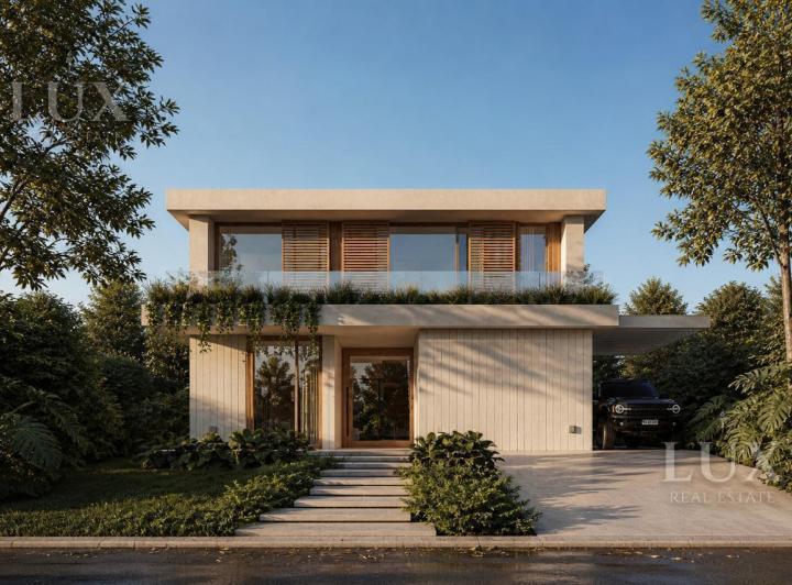 Casa · 259m² · 6 Ambientes · 4 Cocheras