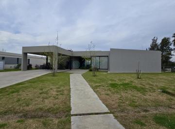 Casa · 270m² · 5 Ambientes · 6 Cocheras · Venta · Casa · 4 Dorm. · Jardín · Pisicina · Puerto Roldán