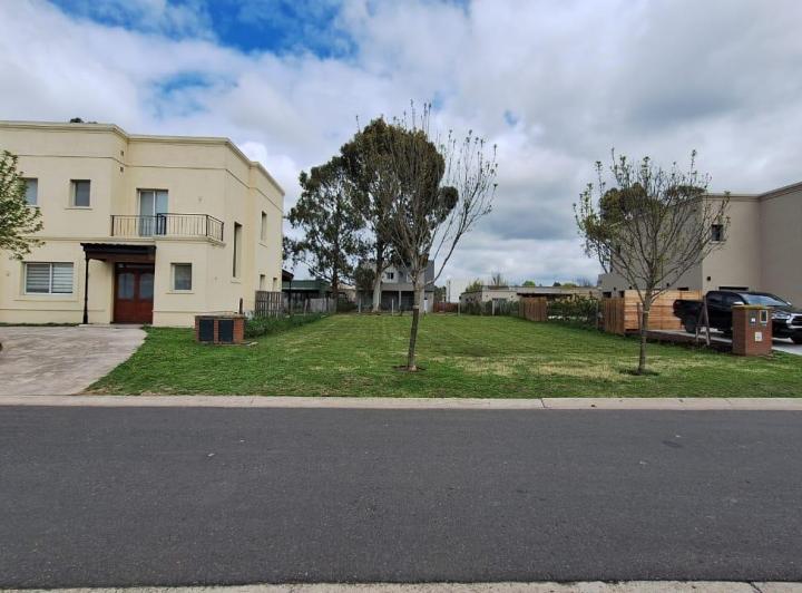 Terreno · 483m²