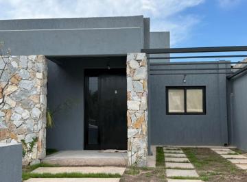 Casa de 4 ambientes, Russell · Verónica Tahan Negocios Inmobiliarios Ofrece Casa Apta a Crédito Hipotecario en Barrio Privado