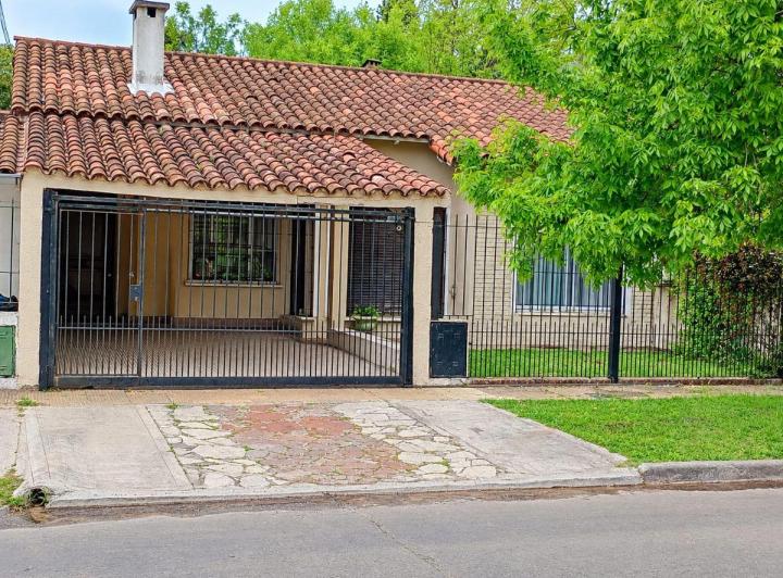 Casa · 60m² · 4 Ambientes · 1 Cochera