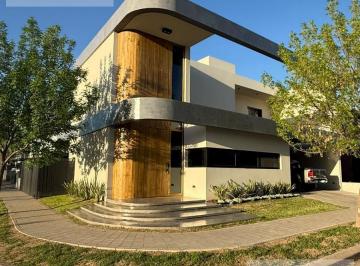 Casa · 278m² · 7 Ambientes · 2 Cocheras · Casa en Venta Greenville 2