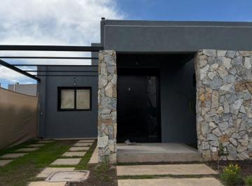 Casa de 4 ambientes, Russell · Verónica Tahan Negocios Inmobiliarios Ofrece Casa en Barrio Privado Olivo