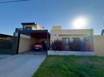 Casa · 90m² · 3 Ambientes · Alquiler | Casa en La Toscana de Dos Dorm. + Cochera