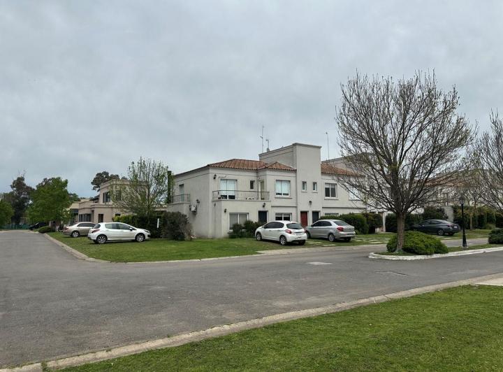 Departamento · 80m² · 2 Ambientes · 1 Cochera