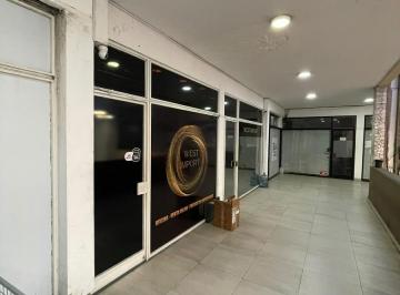Local comercial · 42m² · 2 Ambientes · Local Doble en Alquiler en Galeria Naonis en Primer Piso