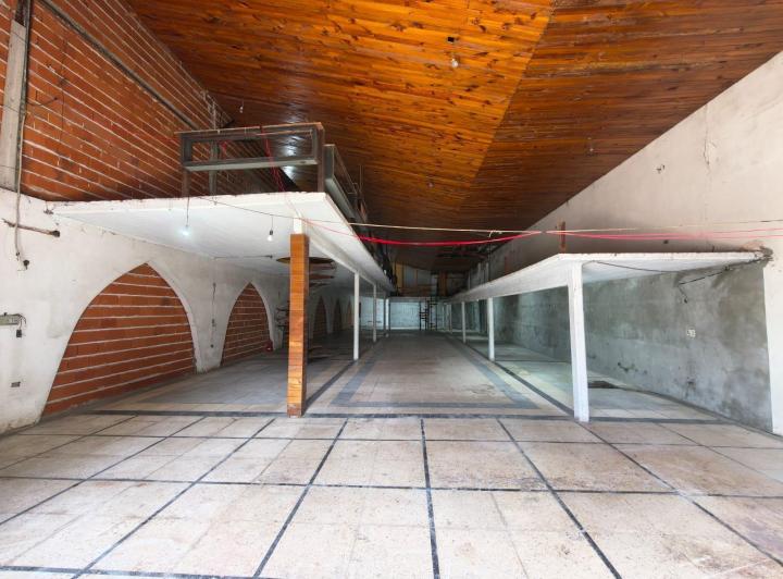 Local comercial · 450m²