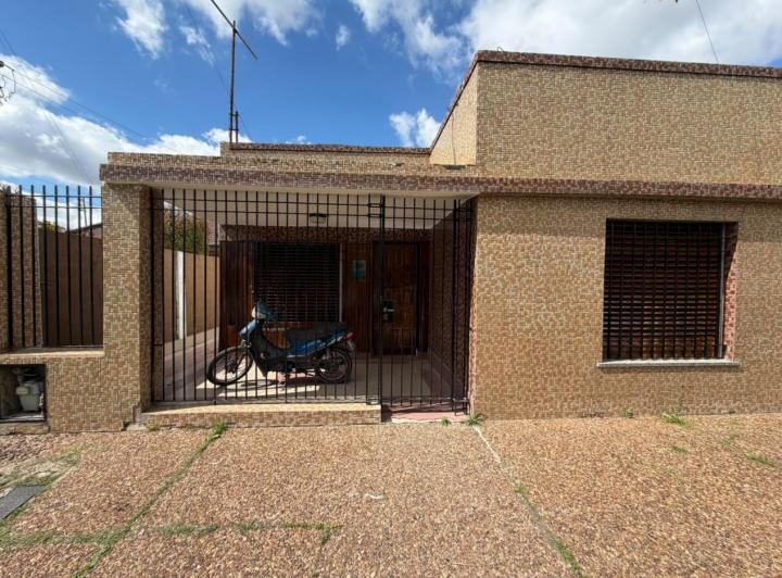 Casa · 1m² · 4 Ambientes