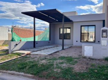 Casa de 4 ambientes, Córdoba · Alquiler en Quebradas de Manantiales
