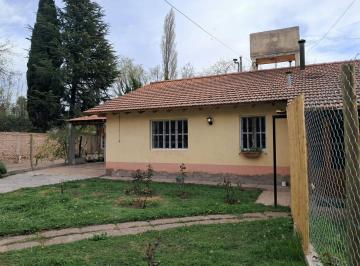 Casa · 90m² · 4 Ambientes · 2 Cocheras · Alquiler de Casa en Calle La Madrid - 3 Hab - Luján