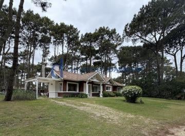 DEI-DEI-2231_2 · Casa 3 Dorm. en Alquiler Temporario en Pinamar Zona Alamos