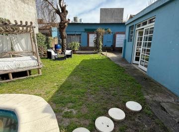 Casa · 90m² · 3 Ambientes · 1 Cochera · Casa de 2 Dorm. en Venta en Ringuelet