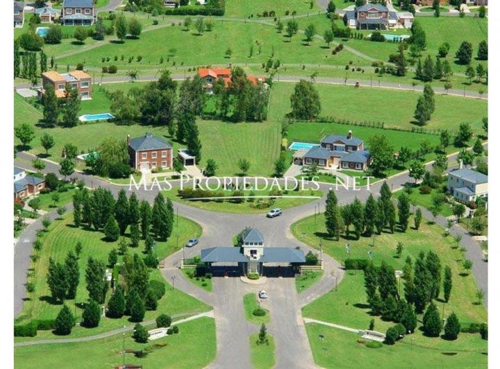 Terreno · 555m²