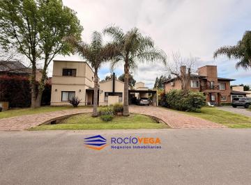 Casa · 186m² · 5 Ambientes · 2 Cocheras · Casa a La Venta en Club de Campo San Patricio