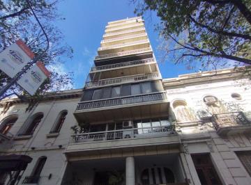 Departamento · 93m² · 5 Ambientes · 1 Cochera · Av Pellegrini Al 1700 Alquiler Piso Exclusivo 3 Dorm. con Cochera en Rosario