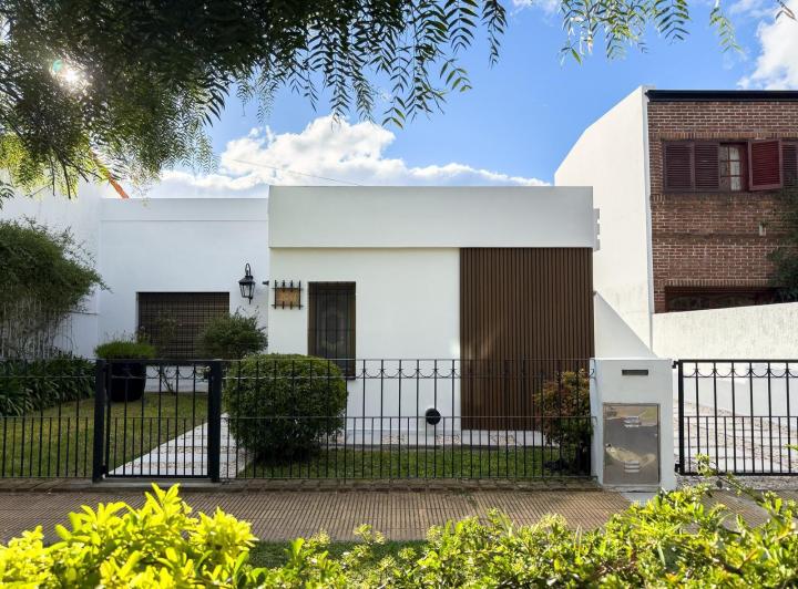 Casa · 125m² · 3 Ambientes · 2 Cocheras