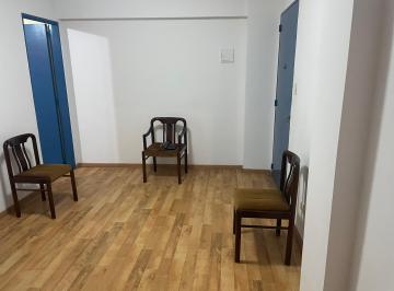 Consultorio de 2 ambientes, Parque Chacabuco · Consultorio Profesional. Ubicación Inmejorable. Alquiler Mensual. Amueblado.