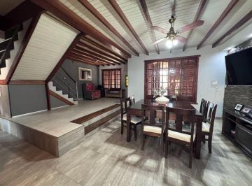 Casa · 150m² · 4 Ambientes · 2 Cocheras · Venta Casa Categ 4 Amb Piscina Quincho Laferrere