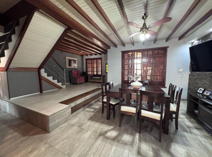 Casa · 150m² · 4 Ambientes · 2 Cocheras