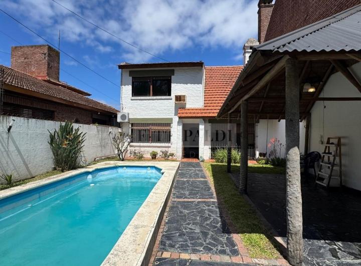 Casa · 178m² · 7 Ambientes · 1 Cochera