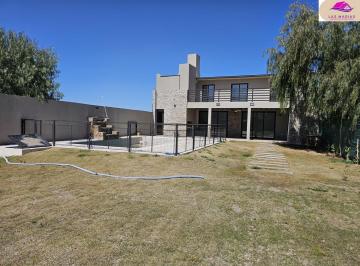 Casa de 4 ambientes, El Challao · Vendo Casa Fin de Semana en Barrio Pinares del Challao